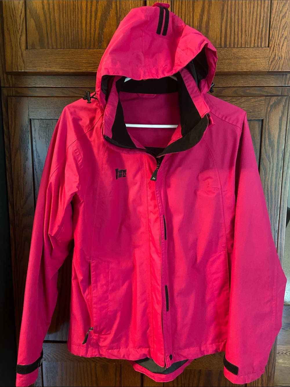 Women's MOSSI All Weather jacket Fuchsia Pink adjustable hood, zippered pocket M